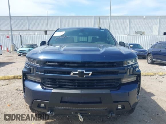 ✅ 2020 Chevrolet Silverado 1500 RST • VIN: 3GCUYEED2LG129800 • Lot: 42232131. Wystawiony na IAAI z przebiegiem 117 768 mil. Bezpłatny archiwum sprzedaży aukcyjnych z USA i szczegółowy raport historii pojazdu na DreamBid. Zdjęcie 6.