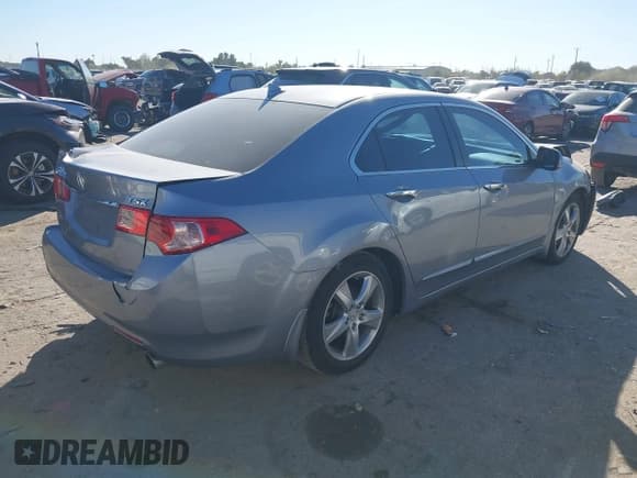 ✅ 2011 Acura TSX • VIN: JH4CU2F67BC001462 • Lot: 43655978. Listed on IAAI with 228,342 mi. Free auction sales archive from the USA and detailed vehicle history report at DreamBid. Image 4.