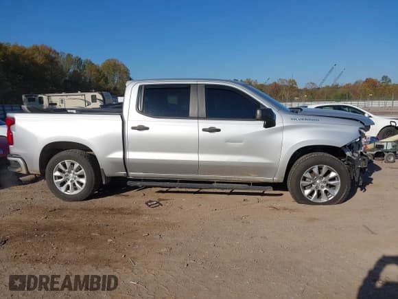 ✅ 2019 Chevrolet Silverado 1500 Custom • VIN: 1GCPWBEH1KZ322054 • Lot: 43470101. Wystawiony na IAAI z przebiegiem 123 541 mil. Bezpłatny archiwum sprzedaży aukcyjnych z USA i szczegółowy raport historii pojazdu na DreamBid. Zdjęcie 13.