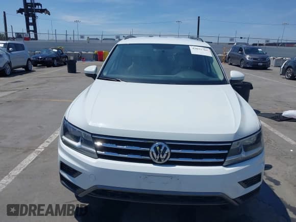 ✅ 2019 Volkswagen Tiguan S • VIN: 3VV1B7AX1KM101407 • Lot: 42032761. Listed on IAAI with 51,868 mi. Free auction sales archive from the USA and detailed vehicle history report at DreamBid. Image 12.