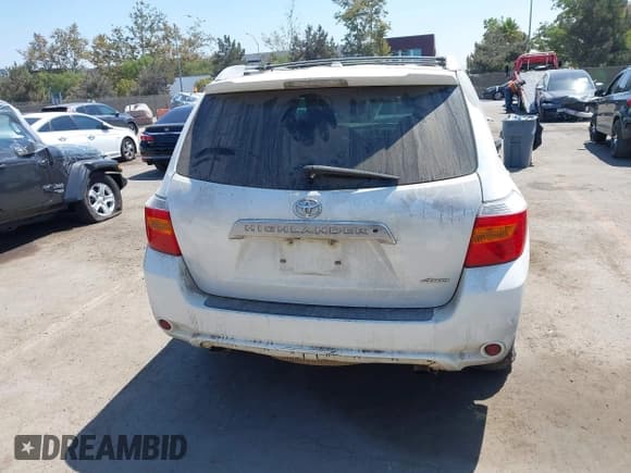 ✅ 2010 Toyota Highlander Limited • VIN: 5TDDK3EH9AS008382 • Lot: 42979794. Listed on IAAI with 275,625 mi. Free auction sales archive from the USA and detailed vehicle history report at DreamBid. Image 16.