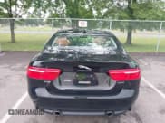 ✅ 2017 Jaguar XE 25t Premium • VIN: SAJAD4BG0HA972053 • Lot: 42728549. Wystawiony na IAAI z przebiegiem 69 187 mil. Bezpłatny archiwum sprzedaży aukcyjnych z USA i szczegółowy raport historii pojazdu na DreamBid. Zdjęcie 16.