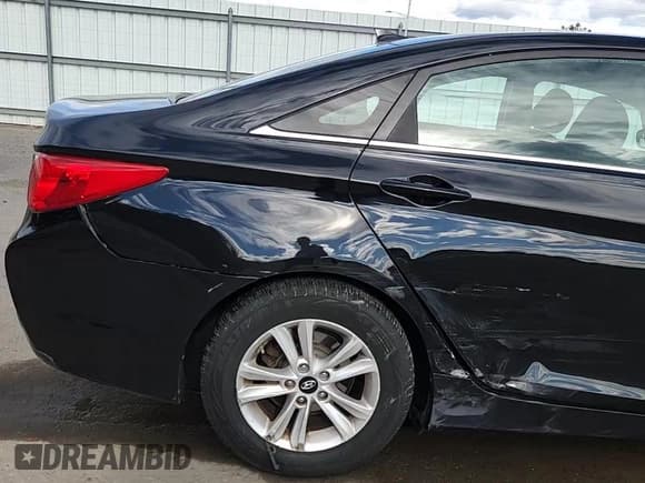 ✅ 2014 Hyundai Sonata GLS • VIN: 5NPEB4AC5EH928350 • Лот: 82621375. Опубликован ранее на Copart с пробегом 129 989 миль. Бесплатный доступ к архиву аукционных продаж из США и подробный отчёт об истории автомобиля на DreamBid. Изображение 13.