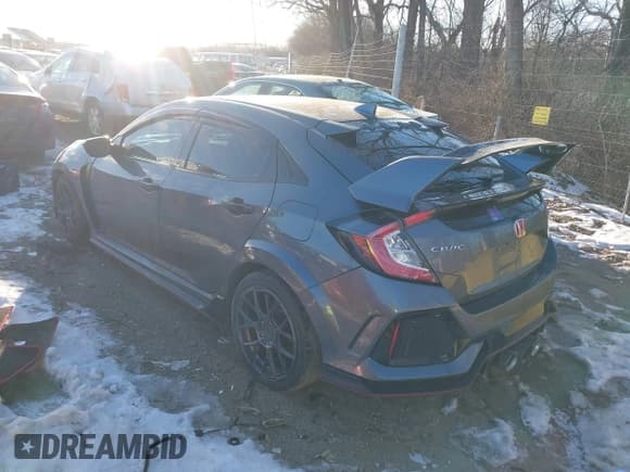 ✅ 2017 Honda Civic Type R Touring • VIN: SHHFK8G70HU202158 • Lot: 41369749. Listed on IAAI with 57,972 mi. Free auction sales archive from the USA and detailed vehicle history report at DreamBid. Image 3.