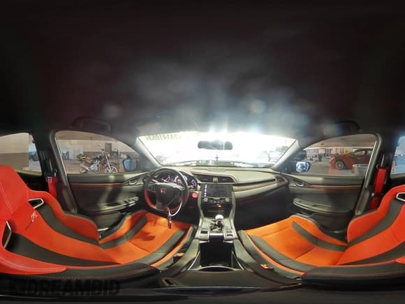 ✅ 2017 Honda Civic Type R Touring • VIN: SHHFK8G7XHU201597 • Lot: 74141053. Wystawiony na Copart z przebiegiem 58 665 mil. Bezpłatny archiwum sprzedaży aukcyjnych z USA i szczegółowy raport historii pojazdu na DreamBid. Zdjęcie 13.