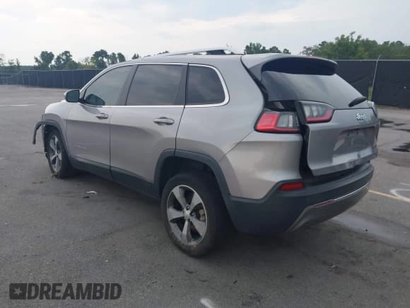 ✅ 2019 Jeep Cherokee Limited • VIN: 1C4PJLDB1KD243756 • Лот: 42678571. Опубликован ранее на IAAI с пробегом 100 194 миль. Бесплатный доступ к архиву аукционных продаж из США и подробный отчёт об истории автомобиля на DreamBid. Изображение 3.