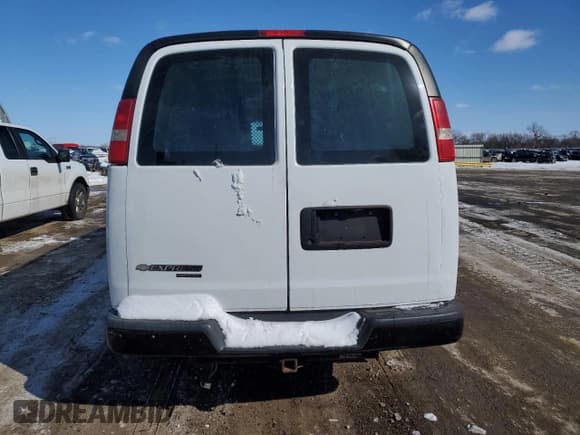✅ 2014 Chevrolet Express Cargo • VIN: 1GCWGGFA9E1105801 • Lot: 45789185. Listed on Copart with 117,119 mi. Free auction sales archive from the USA and detailed vehicle history report at DreamBid. Image 6.