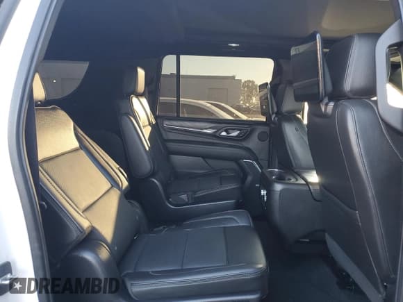 ✅ 2022 GMC Yukon XL Denali • VIN: 1GKS2JKL0NR122848 • Lot: 89528905. Wystawiony na Copart z przebiegiem 16 274 mil. Bezpłatny archiwum sprzedaży aukcyjnych z USA i szczegółowy raport historii pojazdu na DreamBid. Zdjęcie 11.