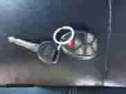 2013 Chevrolet Tahoe LTZ z VIN 1GNSKCE02DR360795, wystawiony jako IAAI lot #43465393 z przebiegiem 215 409 mil mil oraz . Historia ofert i sprzedaży dostępna na DreamBid. Obrazek 11.