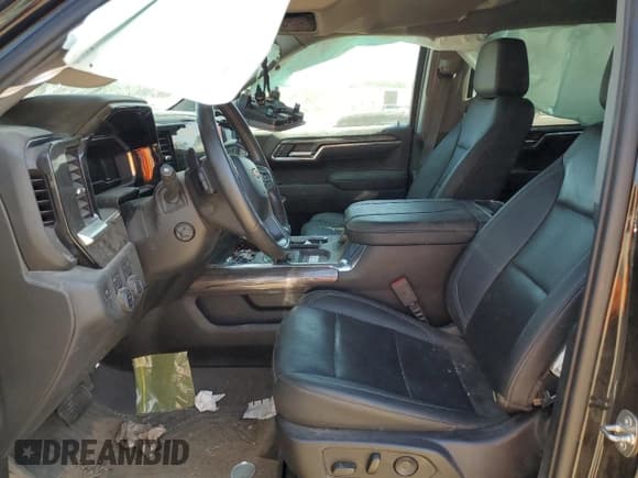 ✅ 2023 Chevrolet Silverado 1500 LTZ • VIN: 2GCUDGED7P1115350 • Lot: 82493785. Wystawiony na Copart z przebiegiem 63 446 mil. Bezpłatny archiwum sprzedaży aukcyjnych z USA i szczegółowy raport historii pojazdu na DreamBid. Zdjęcie 7.