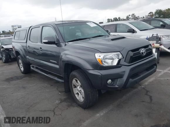 ✅ 2015 Toyota Tacoma PreRunner • VIN: 3TMKU4HN8FM043849 • Lot: 42790883. Wystawiony na IAAI z przebiegiem 123 228 mil. Bezpłatny archiwum sprzedaży aukcyjnych z USA i szczegółowy raport historii pojazdu na DreamBid. Zdjęcie 1.