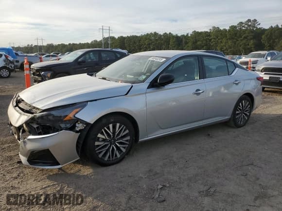 ✅ 2024 Nissan Altima SV • VIN: 1N4BL4DV9RN391846 • Lot: 90040205. Listed on Copart with 44,512 mi. Free auction sales archive from the USA and detailed vehicle history report at DreamBid. Image 1.