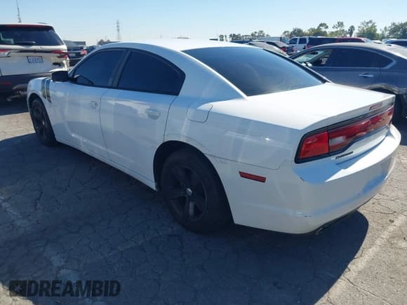✅ 2013 Dodge Charger SE • VIN: 2C3CDXBG4DH622353 • Lot: 43550359. Wystawiony na IAAI z przebiegiem 153 071 mil. Bezpłatny archiwum sprzedaży aukcyjnych z USA i szczegółowy raport historii pojazdu na DreamBid. Zdjęcie 3.