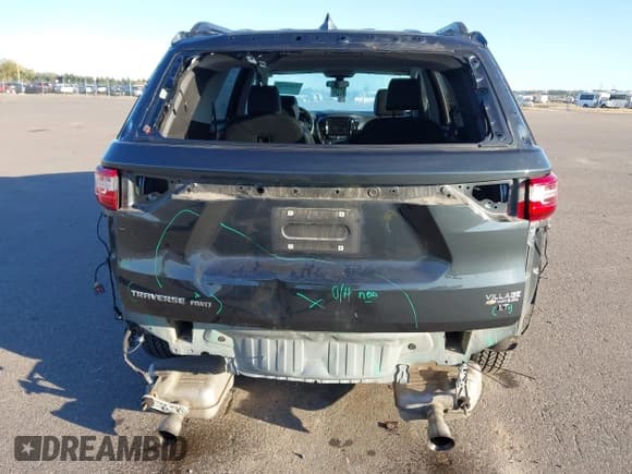 ✅ 2019 Chevrolet Traverse LT • VIN: 1GNEVHKW5KJ219001 • Lot: 43404036. Wystawiony na IAAI z przebiegiem 77 211 mil. Bezpłatny archiwum sprzedaży aukcyjnych z USA i szczegółowy raport historii pojazdu na DreamBid. Zdjęcie 6.