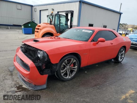 ✅ 2020 Dodge Challenger R/T • VIN: 2C3CDZBT8LH124700 • Lot: 43010334. Wystawiony na Copart z przebiegiem 37 399 mil. Bezpłatny archiwum sprzedaży aukcyjnych z USA i szczegółowy raport historii pojazdu na DreamBid. Zdjęcie 1.