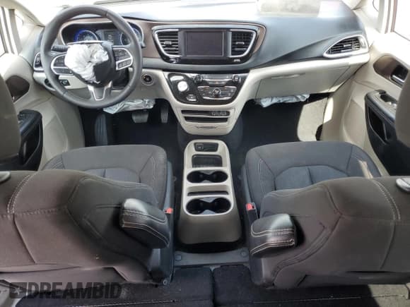 ✅ 2023 Chrysler Voyager LX • VIN: 2C4RC1CG1PR515991 • Лот: 80330515. Опубликован ранее на Copart с пробегом 69 917 миль. Бесплатный доступ к архиву аукционных продаж из США и подробный отчёт об истории автомобиля на DreamBid. Изображение 8.