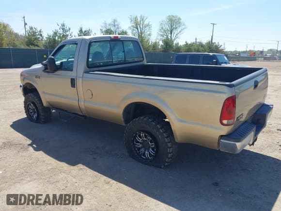 ✅ 2001 Ford F-250 XL • VIN: 1FTNF21L91EC17897 • Lot: 42216133. Listed on IAAI with 220,682 mi. Free auction sales archive from the USA and detailed vehicle history report at DreamBid. Image 3.