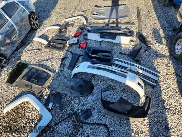 ✅ 2015 Chevrolet Silverado 3500HD LTZ • VIN: 1GC4K0C84FF676325 • Лот: 87258775. Опубликован ранее на Copart с пробегом 132 809 миль. Бесплатный доступ к архиву аукционных продаж из США и подробный отчёт об истории автомобиля на DreamBid. Изображение 12.