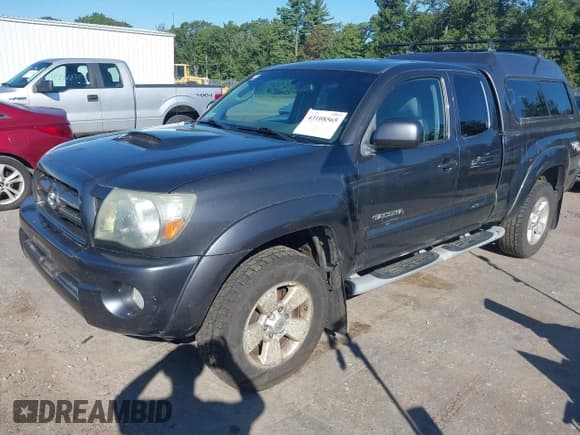 ✅ 2010 Toyota Tacoma • VIN: 5TEUU4EN1AZ712164 • Lot: 43108565. Listed on IAAI with 224,572 mi. Free auction sales archive from the USA and detailed vehicle history report at DreamBid. Image 2.