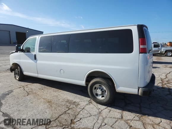 ✅ 2008 Chevrolet Express Passenger • VIN: 1GAHG39KX81169168 • Lot: 61792105. Listed on Copart with Not provided. Free auction sales archive from the USA and detailed vehicle history report at DreamBid. Image 2.