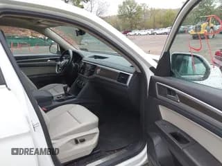 ✅ 2018 Volkswagen Atlas SEL • VIN: 1V2RR2CAXJC527278 • Lot: 43353194. Wystawiony na IAAI z przebiegiem Nie podano. Bezpłatny archiwum sprzedaży aukcyjnych z USA i szczegółowy raport historii pojazdu na DreamBid. Zdjęcie 5.