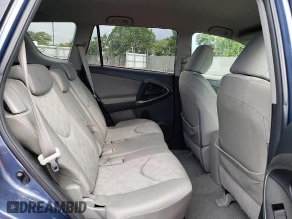 ✅ 2010 Toyota RAV4 • VIN: 2T3ZF4DV2AW026423 • Лот: 81792513. Опубликован ранее на Copart с пробегом 155 321 миль. Бесплатный доступ к архиву аукционных продаж из США и подробный отчёт об истории автомобиля на DreamBid. Изображение 11.