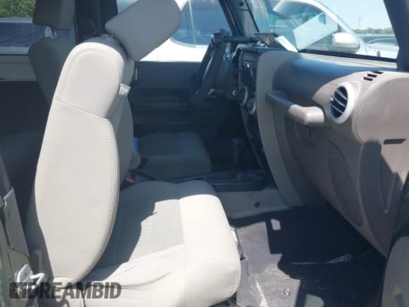 ✅ 2008 Jeep Wrangler Sahara • VIN: 1J4FA54108L594083 • Lot: 42247990. Listed on IAAI with 139,397 mi. Free auction sales archive from the USA and detailed vehicle history report at DreamBid. Image 5.