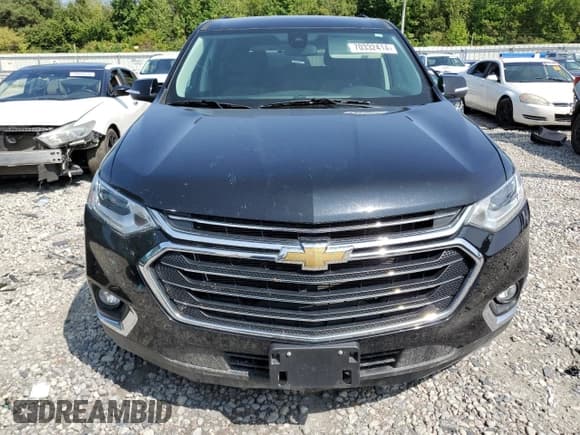 ✅ 2021 Chevrolet Traverse LT Cloth • VIN: 1GNEVMKW7MJ184196 • Lot: 70332414. Wystawiony na Copart z przebiegiem 70 624 mil. Bezpłatny archiwum sprzedaży aukcyjnych z USA i szczegółowy raport historii pojazdu na DreamBid. Zdjęcie 5.