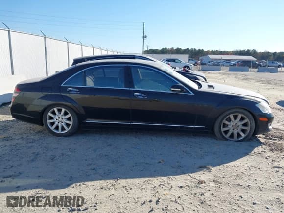 ✅ 2008 Mercedes-Benz S 550 • VIN: WDDNG71X48A165244 • Lot: 43730399. Wystawiony na IAAI z przebiegiem 213 377 mil. Bezpłatny archiwum sprzedaży aukcyjnych z USA i szczegółowy raport historii pojazdu na DreamBid. Zdjęcie 15.