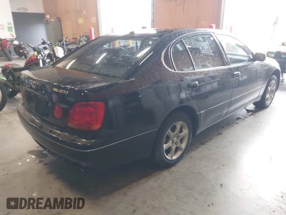 ✅ 2001 Lexus GS 300 • VIN: JT8BD69SX10128461 • Lot: 43255425. Wystawiony na IAAI z przebiegiem 180 072 mil. Bezpłatny archiwum sprzedaży aukcyjnych z USA i szczegółowy raport historii pojazdu na DreamBid. Zdjęcie 4.