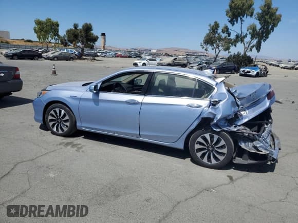 ✅ 2017 Honda Accord EX-L • VIN: JHMCR6F51HC008982 • Lot: 69770485. Listed on Copart with 116,345 mi. Free auction sales archive from the USA and detailed vehicle history report at DreamBid. Image 2.