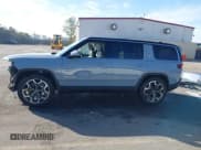 ✅ 2025 Rivian R1S Adventure • VIN: 7PDSGBBA9SN046978 • Lot: 41467922. Listed on IAAI with 2,957 mi. Free auction sales archive from the USA and detailed vehicle history report at DreamBid. Image 15.