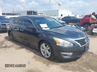 ✅ 2013 Nissan Altima SL • VIN: 1N4BL3AP8DN559436 • Lot: 43356560. Listed on IAAI with 134,685 mi. Free auction sales archive from the USA and detailed vehicle history report at DreamBid. Image 1.