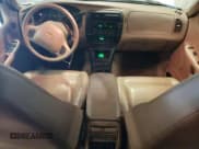 ✅ 2000 Ford Explorer Eddie Bauer • VIN: 1FMDU84P0YZC67167 • Лот: 85806684. Опубликован ранее на Copart с пробегом 156 411 миль. Бесплатный доступ к архиву аукционных продаж из США и подробный отчёт об истории автомобиля на DreamBid. Изображение 8.