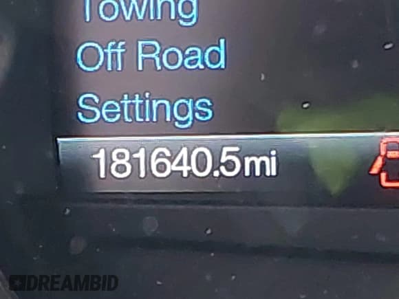 ✅ 2016 Ford Expedition Max XLT • VIN: 1FMJK1JT8GEF28388 • Lot: 41764968. Wystawiony na IAAI z przebiegiem 181 640 mil. Bezpłatny archiwum sprzedaży aukcyjnych z USA i szczegółowy raport historii pojazdu na DreamBid. Zdjęcie 16.