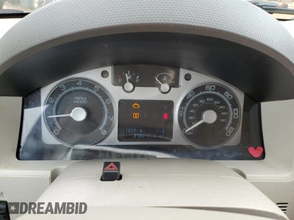 ✅ 2009 Mercury Mariner Premier • VIN: 4M2CU87749KJ12895 • Lot: 44384555. Listed on Copart with 278,370 mi. Free auction sales archive from the USA and detailed vehicle history report at DreamBid. Image 9.