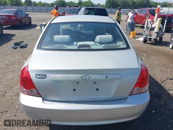 ✅ 2006 Hyundai Elantra GLS • VIN: KMHDN46D66U358821 • Lot: 42697079. Wystawiony na IAAI z przebiegiem 180 545 mil. Bezpłatny archiwum sprzedaży aukcyjnych z USA i szczegółowy raport historii pojazdu na DreamBid. Zdjęcie 17.