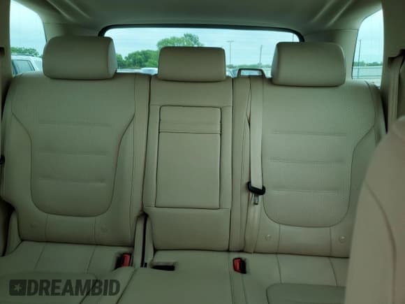 ✅ 2013 Volkswagen Touareg Exec • VIN: WVGEF9BP6DD013915 • Lot: 55024485. Listed on Copart with 238,848 mi. Free auction sales archive from the USA and detailed vehicle history report at DreamBid. Image 10.