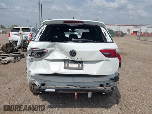 ✅ 2024 Volkswagen Tiguan SE R-Line Black • VIN: 3VVCB7AX5RM053896 • Lot: 41883670. Listed on IAAI with 11,239 mi. Free auction sales archive from the USA and detailed vehicle history report at DreamBid. Image 17.