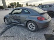 ✅ 2019 Volkswagen Beetle S • VIN: 3VWFD7AT0KM713901 • Лот: 71628455. Опубликован ранее на Copart с пробегом 10 084 миль. Бесплатный доступ к архиву аукционных продаж из США и подробный отчёт об истории автомобиля на DreamBid. Изображение 2.
