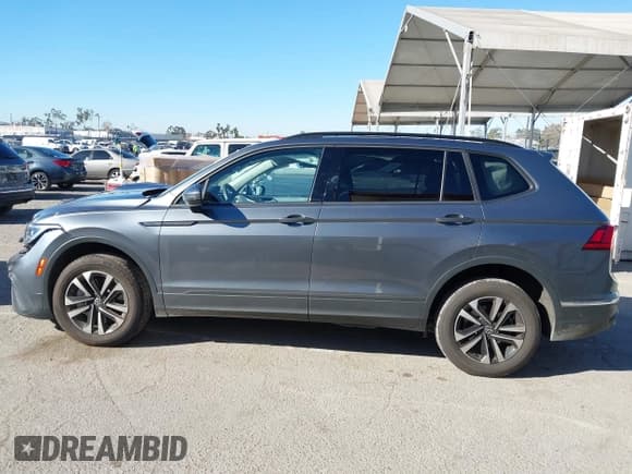 ✅ 2022 Volkswagen Tiguan S • VIN: 3VV1B7AX9NM055507 • Лот: 41383597. Опубликован ранее на IAAI с пробегом 25 546 миль. Бесплатный доступ к архиву аукционных продаж из США и подробный отчёт об истории автомобиля на DreamBid. Изображение 15.