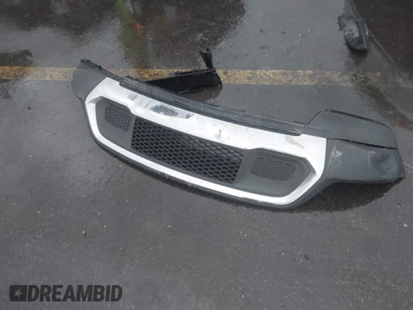 ✅ 2019 Jeep Grand Cherokee Limited • VIN: 1C4RJFBG8KC724246 • Lot: 43334513. Wystawiony na IAAI z przebiegiem 99 498 mil. Bezpłatny archiwum sprzedaży aukcyjnych z USA i szczegółowy raport historii pojazdu na DreamBid. Zdjęcie 12.