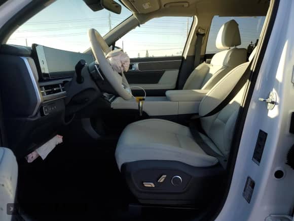 2024 Hyundai Santa Fe Limited с VIN 5NMP44GL9RH040004, выставлен на аукционе Copart как лот 87763965 с пробегом 2 552 миль миль и Списание • Salvage title. История ставок и продаж доступна на DreamBid. Изображение 7.