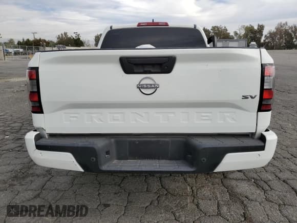 ✅ 2024 Nissan Frontier SV • VIN: 1N6ED1EJ9RN653862 • Lot: 91191025. Wystawiony na Copart z przebiegiem Nie podano. Bezpłatny archiwum sprzedaży aukcyjnych z USA i szczegółowy raport historii pojazdu na DreamBid. Zdjęcie 6.