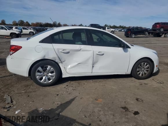 ✅ 2014 Chevrolet Cruze LS • VIN: 1G1PA5SG0E7275264 • Lot: 91307435. Listed on Copart with 81,652 mi. Free auction sales archive from the USA and detailed vehicle history report at DreamBid. Image 3.