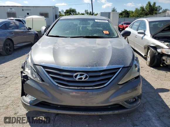 2013 Hyundai Sonata GLS z VIN 5NPEB4AC4DH758609, wystawiony jako Copart lot #71248485 z przebiegiem Nie podano mil oraz Szkoda całkowita • Salvage title. Historia ofert i sprzedaży dostępna na DreamBid. Obrazek 5.