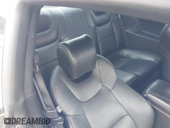 ✅ 2014 Hyundai Genesis Coupe Premium • VIN: KMHHT6KD3EU115586 • Lot: 42492129. Wystawiony na IAAI z przebiegiem 142 145 mil. Bezpłatny archiwum sprzedaży aukcyjnych z USA i szczegółowy raport historii pojazdu na DreamBid. Zdjęcie 8.