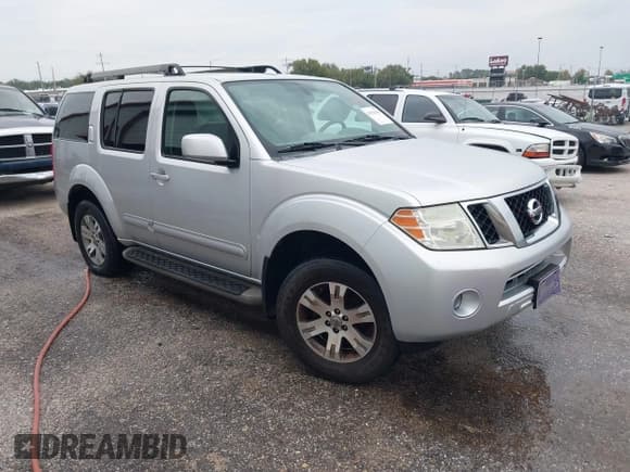 ✅ 2010 Nissan Pathfinder SE • VIN: 5N1AR1NB6AC614055 • Lot: 43254384. Wystawiony na IAAI z przebiegiem 186 325 mil. Bezpłatny archiwum sprzedaży aukcyjnych z USA i szczegółowy raport historii pojazdu na DreamBid. Zdjęcie 1.