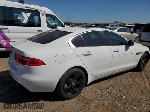 ✅ 2018 Jaguar XE 25t • VIN: SAJAS4FX5JCP19501 • Лот: 80640795. Опубликован ранее на Copart с пробегом 66 085 миль. Бесплатный доступ к архиву аукционных продаж из США и подробный отчёт об истории автомобиля на DreamBid. Изображение 3.