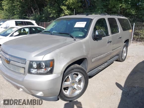 ✅ 2007 Chevrolet Suburban LS • VIN: 3GNFK16397G132022 • Lot: 43142163. Wystawiony na IAAI z przebiegiem 335 856 mil. Bezpłatny archiwum sprzedaży aukcyjnych z USA i szczegółowy raport historii pojazdu na DreamBid. Zdjęcie 2.
